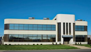 The Green Leverage: How Priority Landscape's Maintenance Boosts Tenant Retention